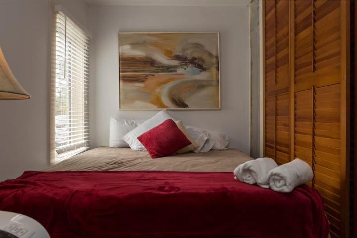 Headwaters Hideaway Eco Retreat | 4 Bedroom Bungalow Image 3