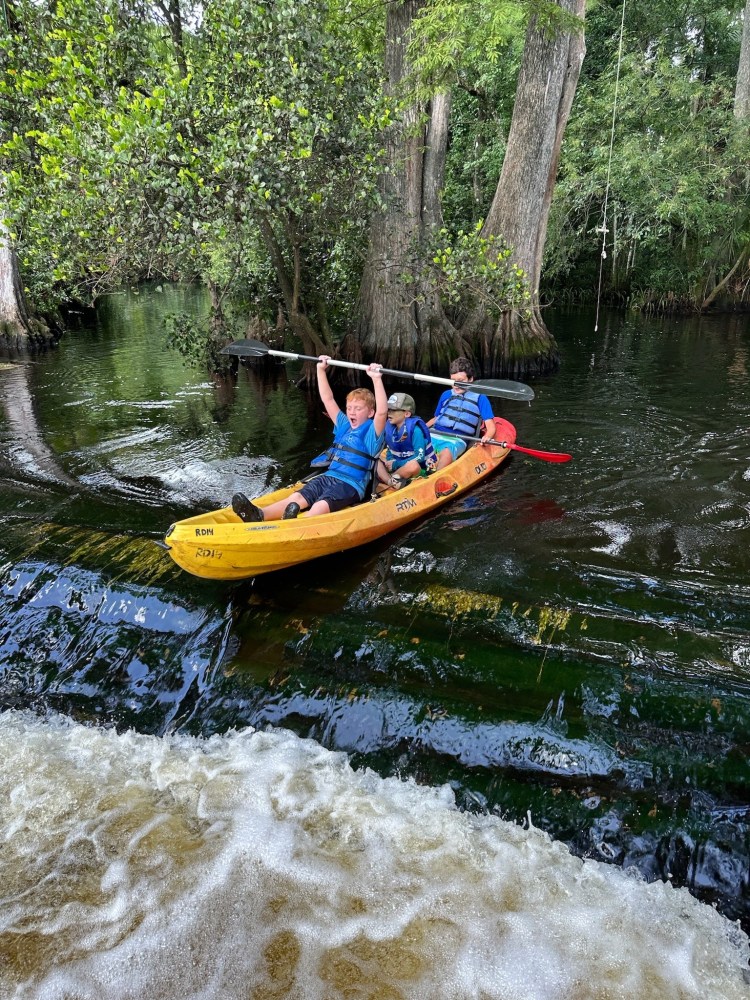 a small boat in a body of water